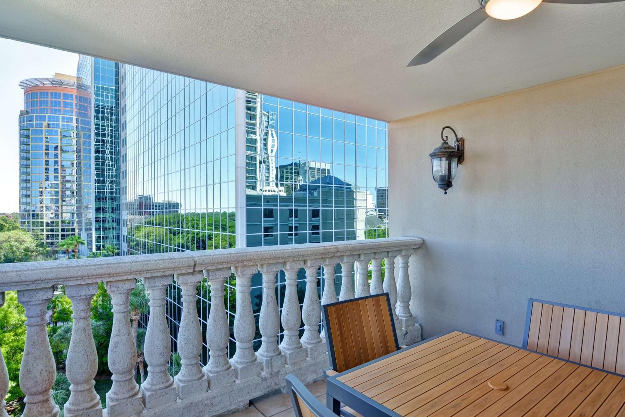 Embassy Suites By Hilton Orlando Downtown מראה חיצוני תמונה